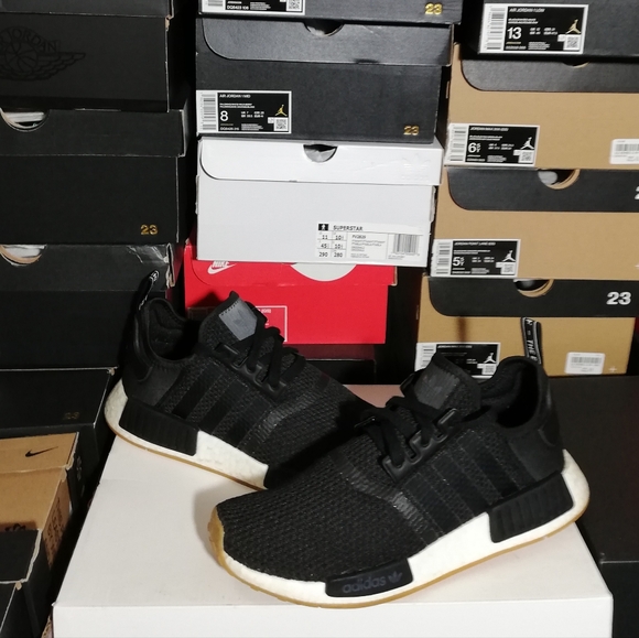 ADIDAS NMD_R1 MEN'S US SIZE 9.5 LIKE NEW BARELY WORE "USED ITEM NO BOX" - Picture 3 of 12